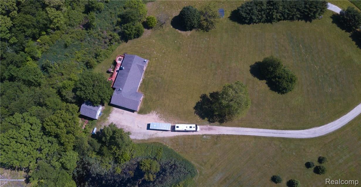5886 Lange Road Howell, MI 48843 - Photo 8 of 14 5.jpg