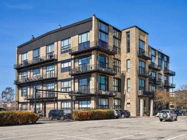 $675,000 | 2614 North Clybourn Avenue, Unit 402, Chicago, IL 60614