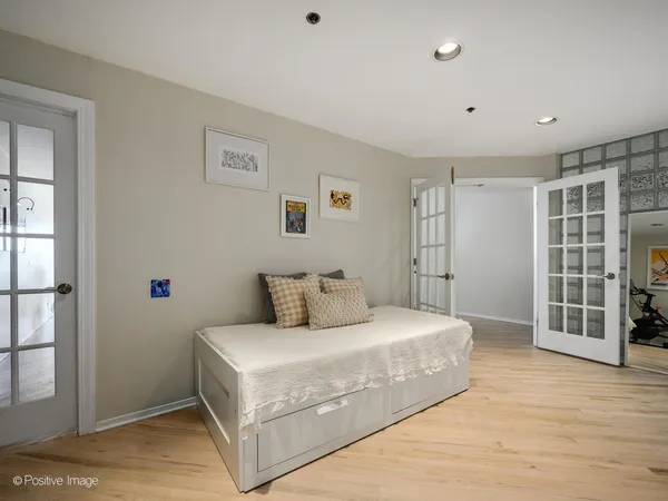 $675,000 | 2614 North Clybourn Avenue, Unit 402, Chicago, IL 60614