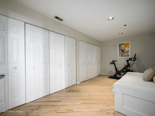 $675,000 | 2614 North Clybourn Avenue, Unit 402, Chicago, IL 60614