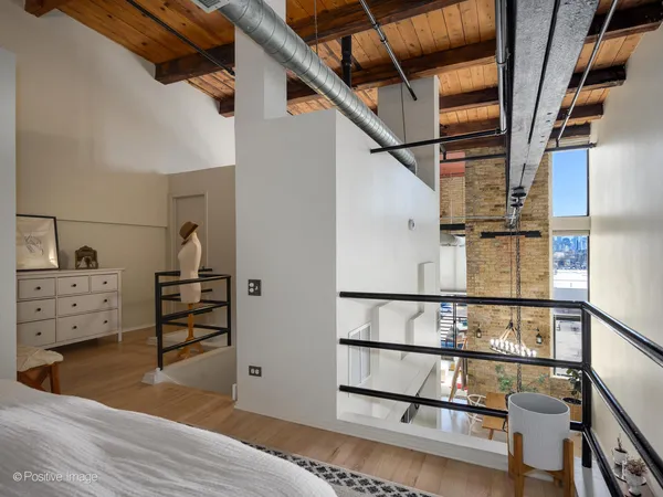 $675,000 | 2614 North Clybourn Avenue, Unit 402, Chicago, IL 60614