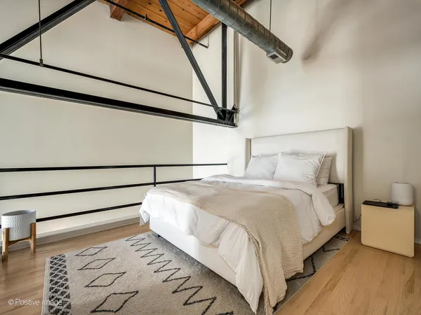 $675,000 | 2614 North Clybourn Avenue, Unit 402, Chicago, IL 60614
