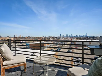 $675,000 | 2614 North Clybourn Avenue, Unit 402, Chicago, IL 60614