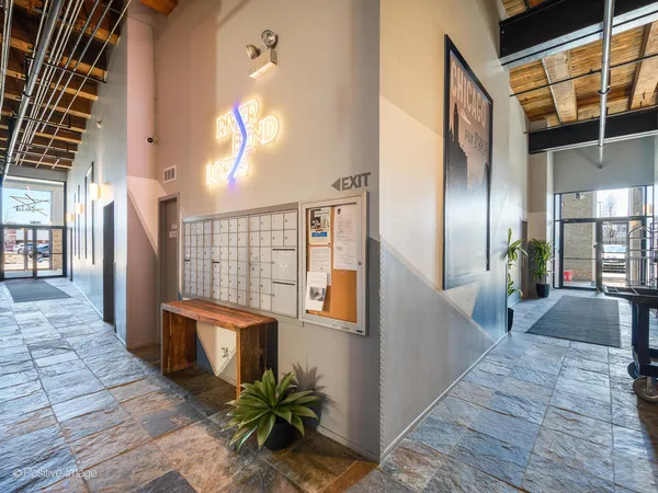 $675,000 | 2614 North Clybourn Avenue, Unit 402, Chicago, IL 60614