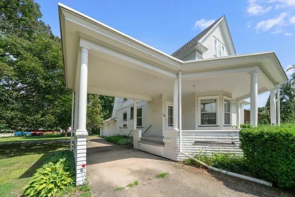$260,000 | 205 South Gage Street, Somonauk, IL 60552