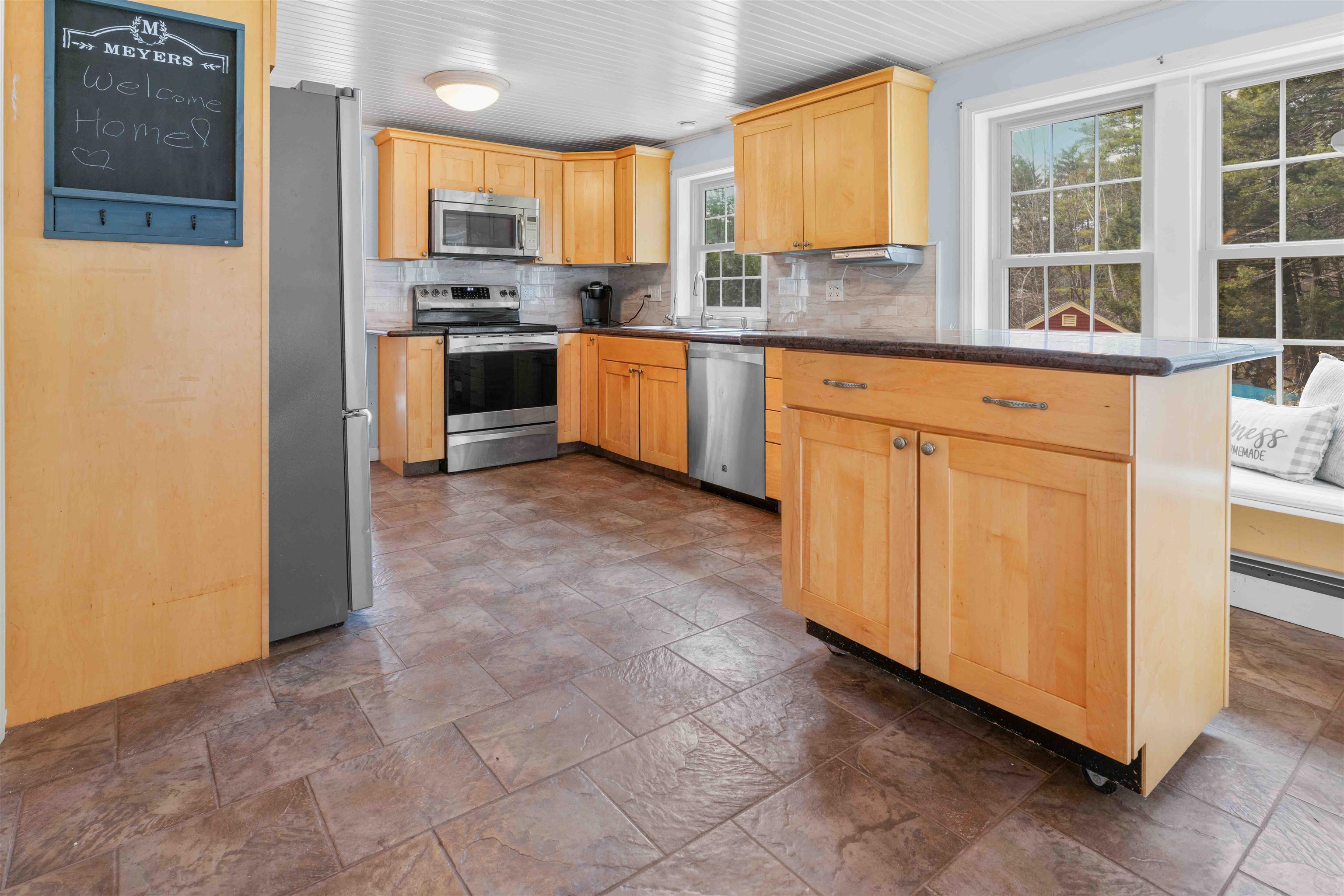 224 Ridgeview Road Weare, NH 03281 - Photo 6 of 24