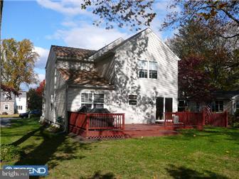 332 Hawarden Road Springfield, PA 19064 - Photo 2 of 12 Exterior Back