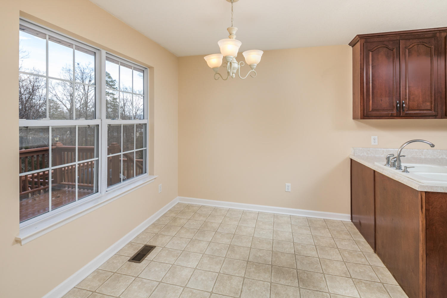 10333 Fielding Road Ooltewah, TN 37363 - Photo 13 of 41 10333_Fielding_Rd_019