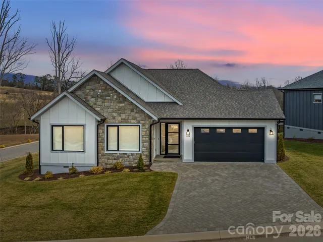 $729,900 | 304 Avery Trl Drive, Arden, NC 28704