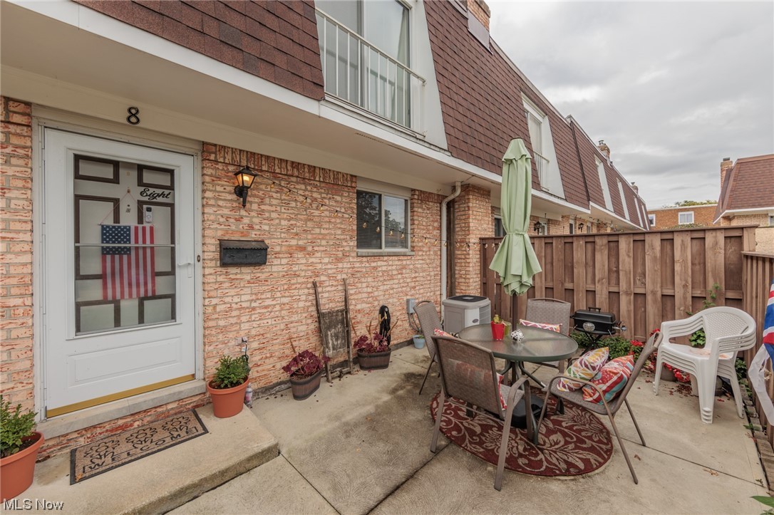 6476 State Road, Unit H8 Cleveland, OH 44134 - Photo 4 of 35 View of patio / terrace