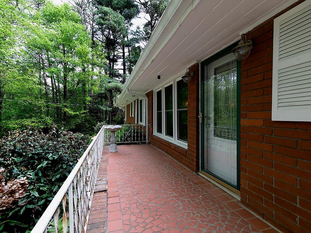 6325 Dodgen Road Southwest Mableton, GA 30126 - Photo 2 of 33