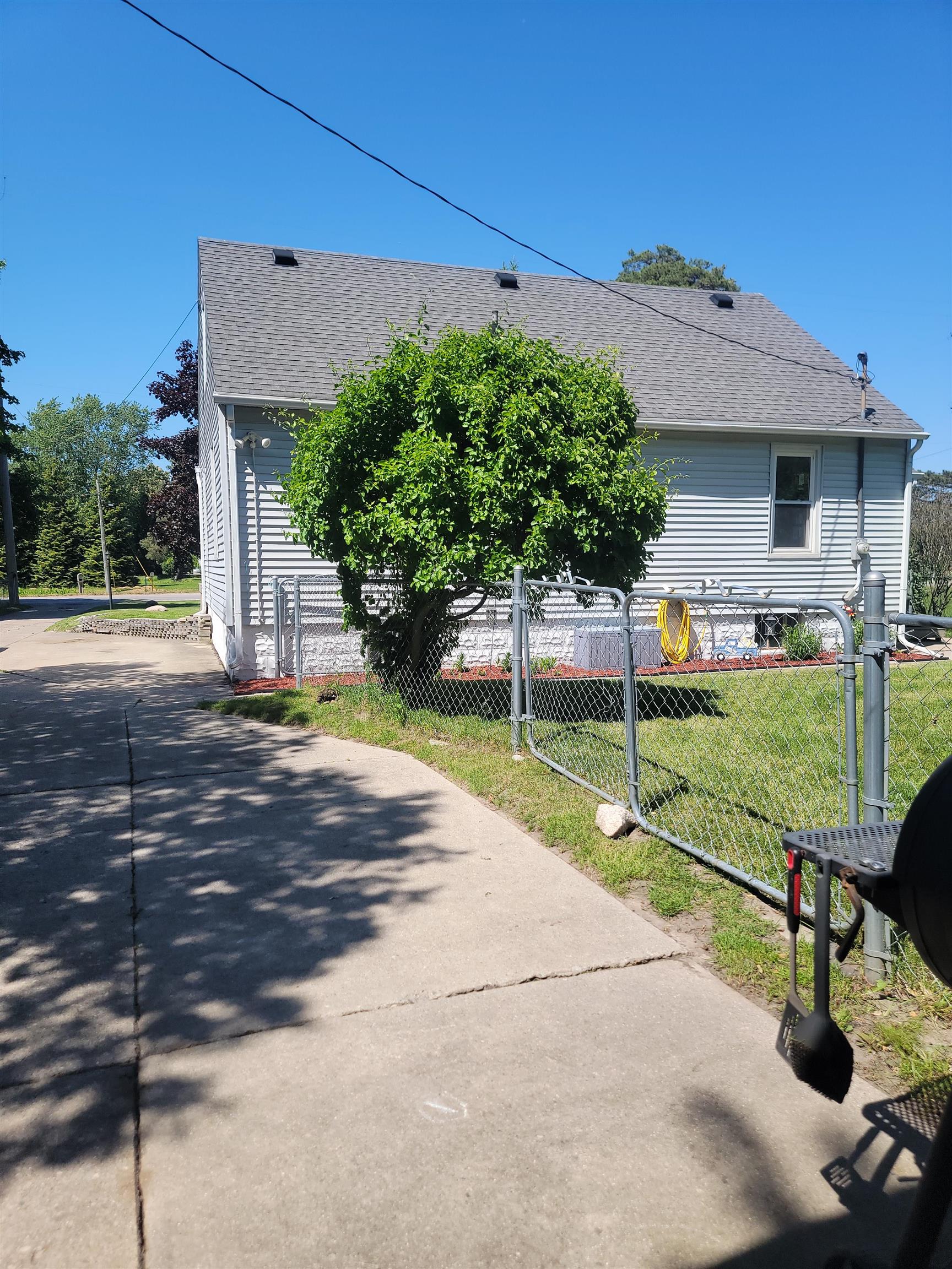 2142 Cass Avenue Road Bay City, MI 48708 - Photo 34 of 56