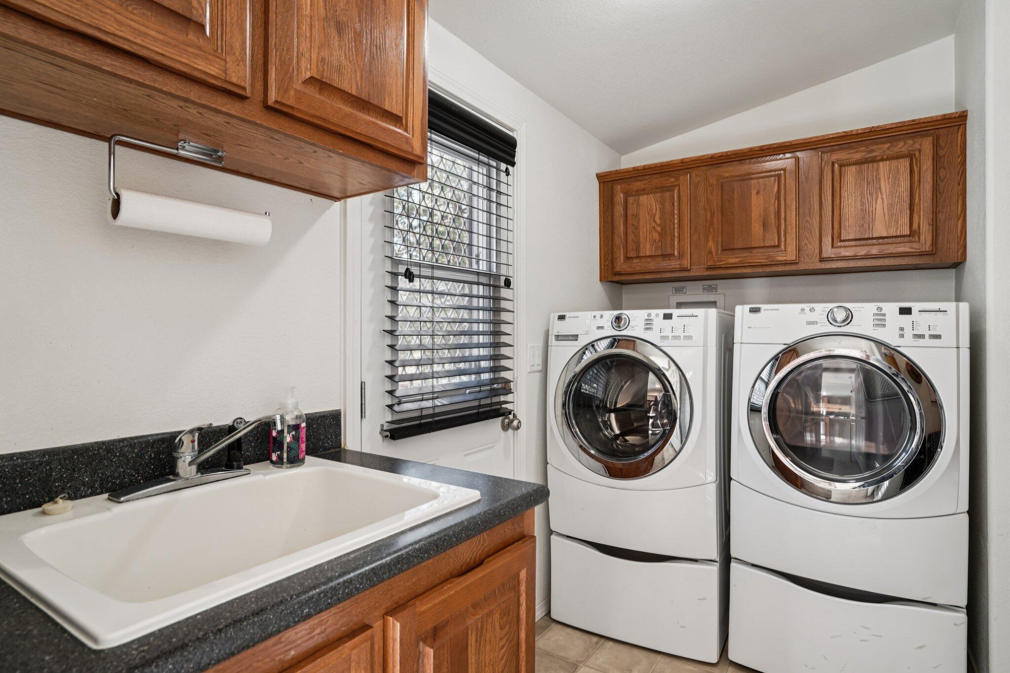 25001 Rim Rock Road Idyllwild, CA 92549 - Photo 35 of 49 a utility room with dryer and washer