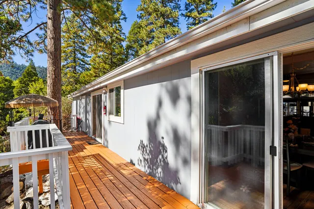 a view of sitting area with furniture and a yard