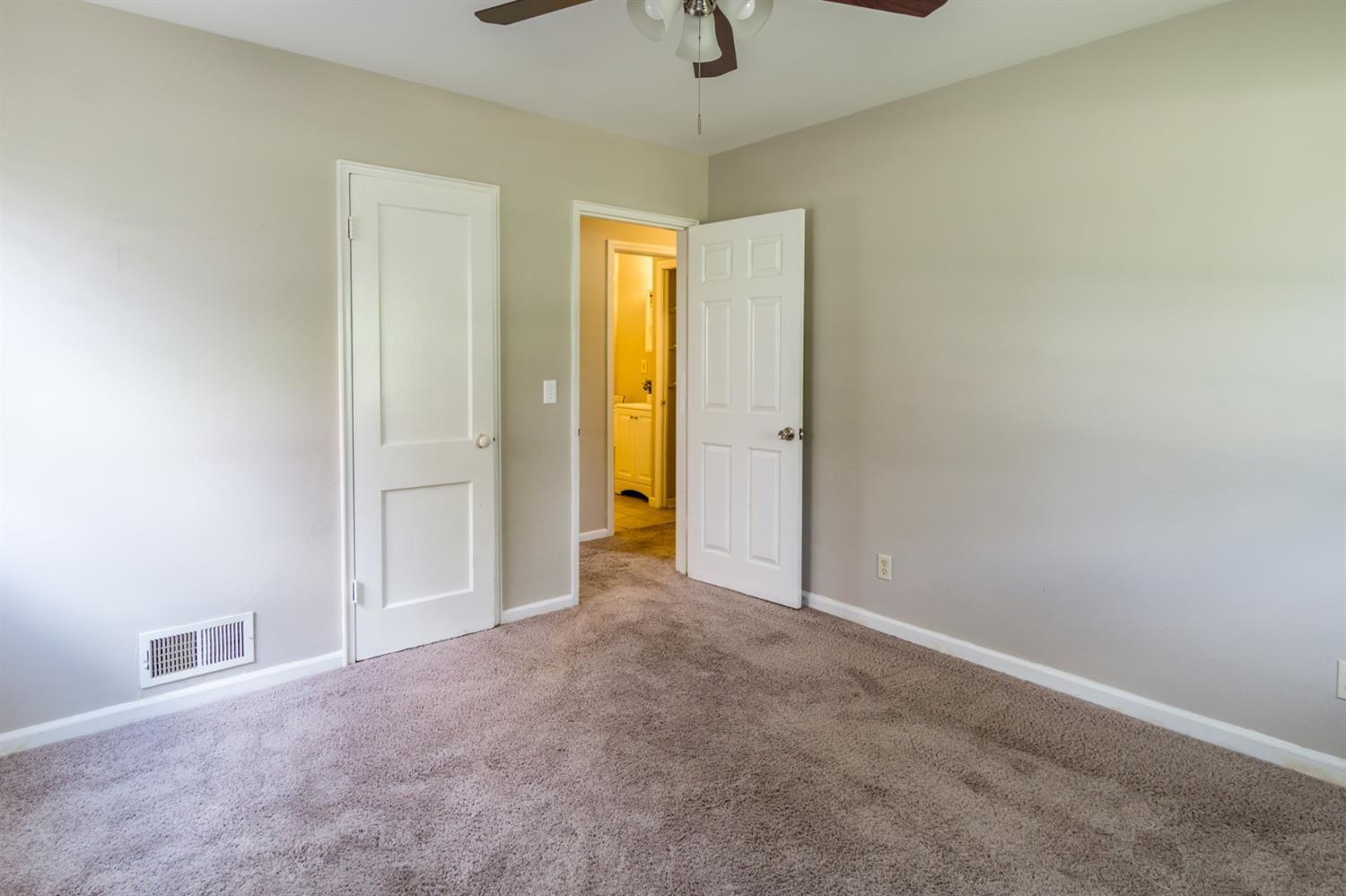 4973 Foley Road Cincinnati, OH 45238 - Photo 13 of 31 Gallery Image 13