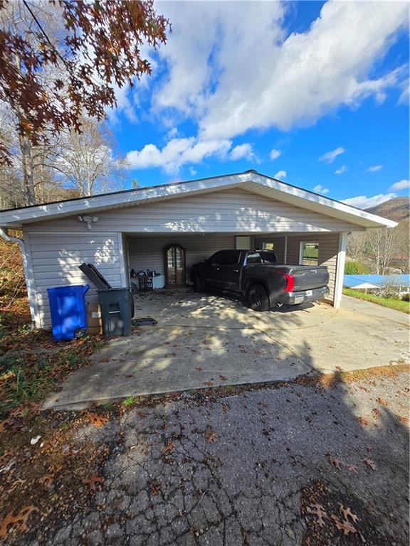 325 Scataway Road Hiawassee, GA 30546 - Photo 3 of 46