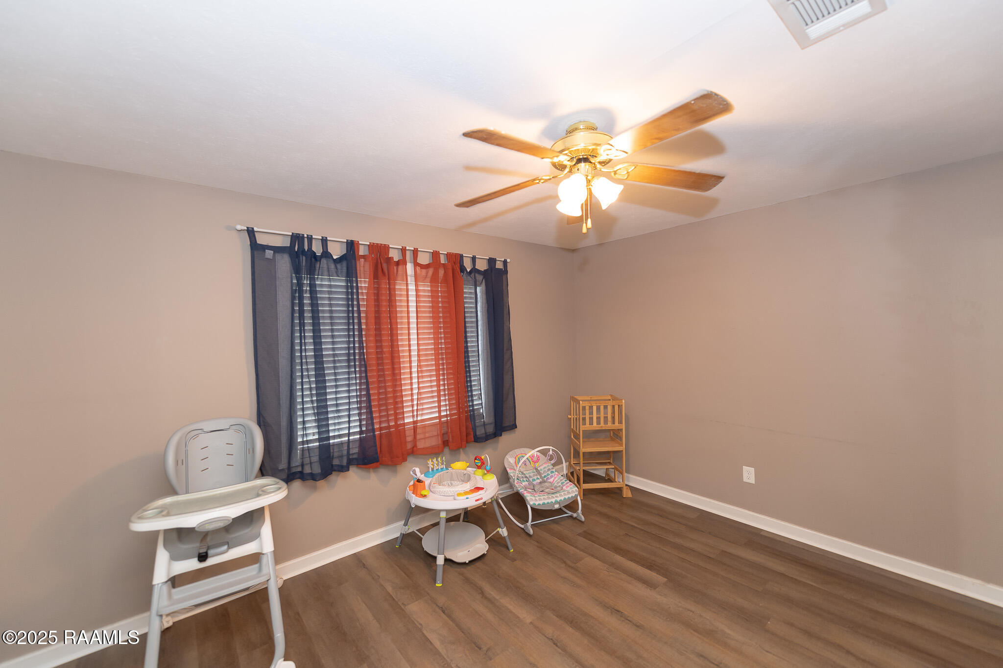 1025 Paradise Road Ball, LA 71405 - Photo 7 of 19 livingroom