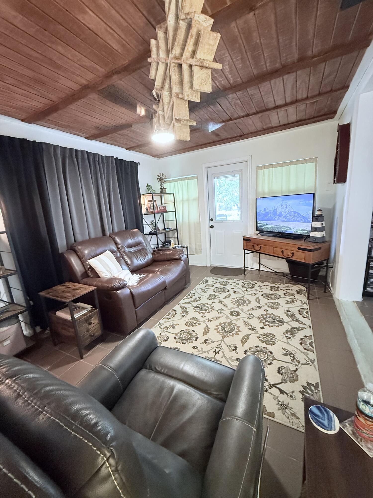 1736 Hunter Road Okeechobee, FL 34974 - Photo 15 of 35 a outdoor space with patio furniture