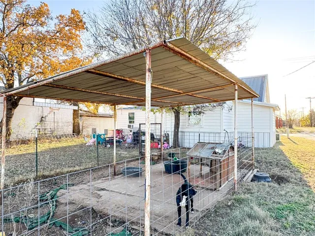 $100,000 | 705 Ave A, Cisco, TX 76437