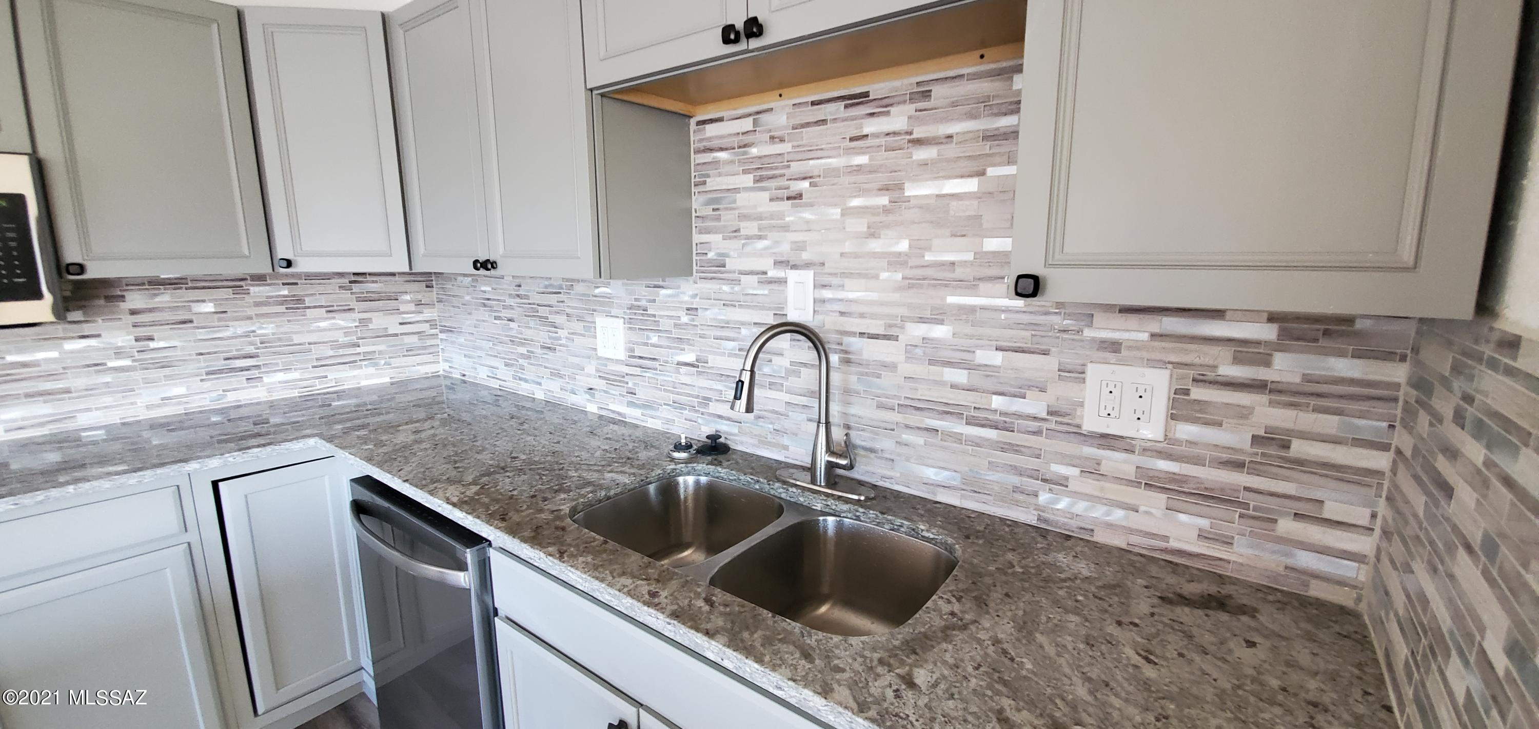 102 East Elvado Road Tucson, AZ 85756 - Photo 11 of 37 Gallery Image 11