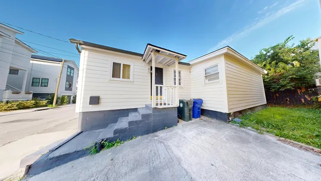 $2,850 | 105 Cooper Street, Charleston, SC 29403