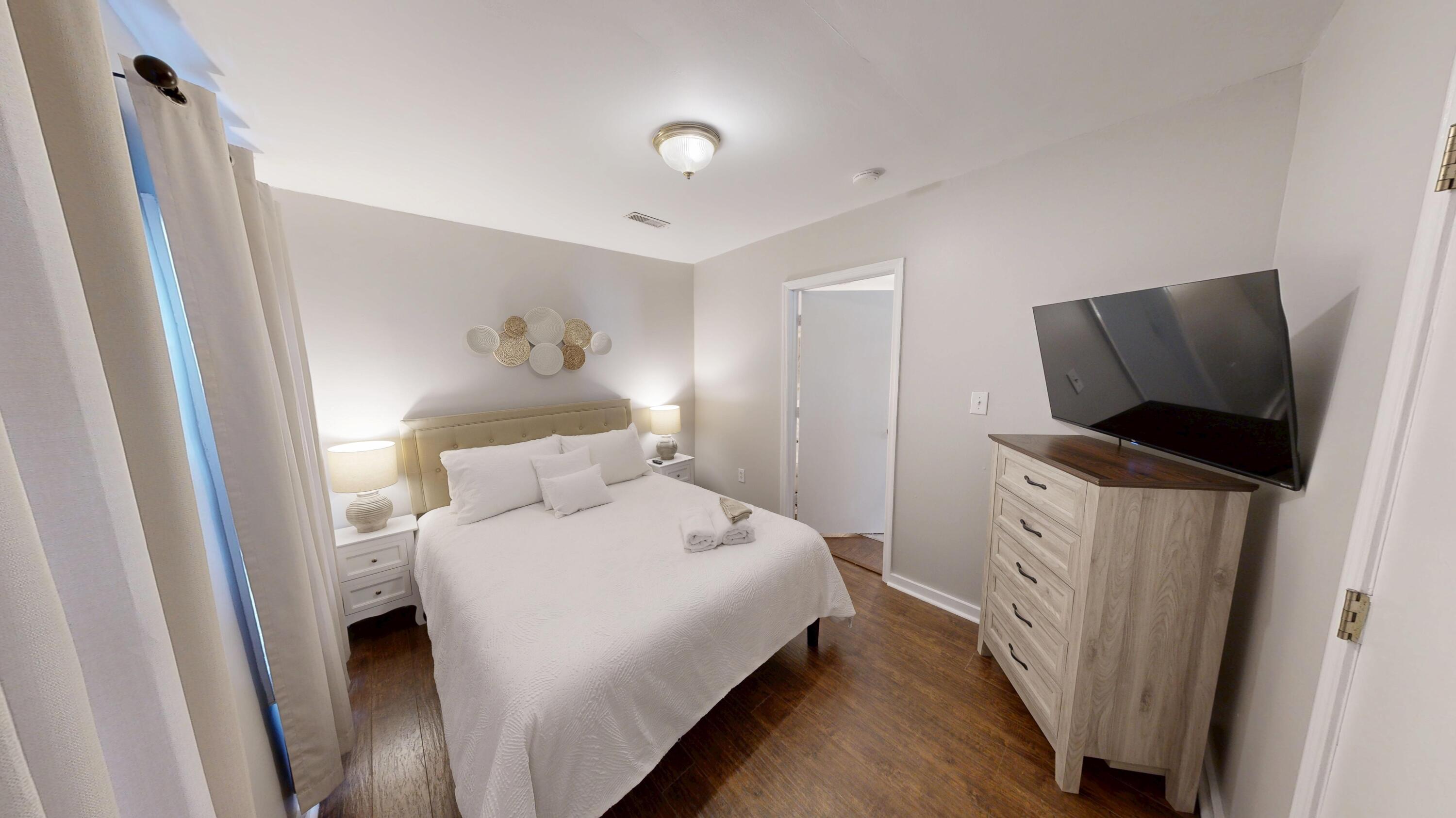 105 Cooper Street Charleston, SC 29403 - Photo 9 of 14 105-Cooper-Street-09242025_160443