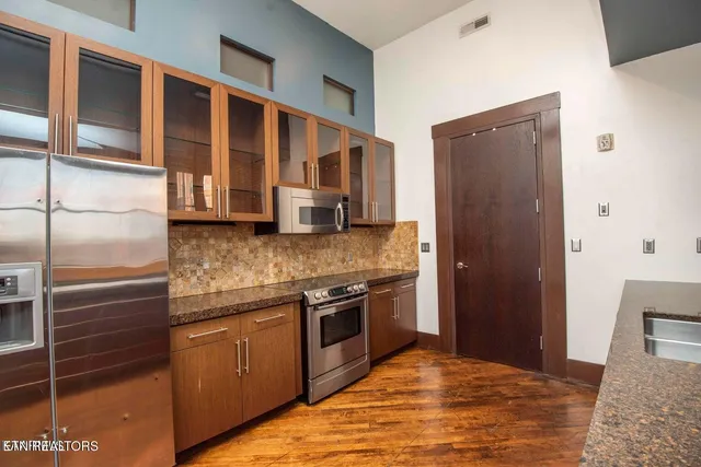 $2,900 | 129 West Jackson Avenue, Unit 202, Knoxville, TN 37902