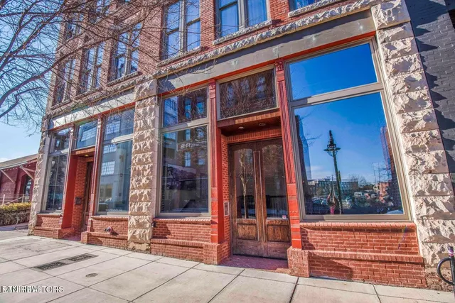 $2,900 | 129 West Jackson Avenue, Unit 202, Knoxville, TN 37902