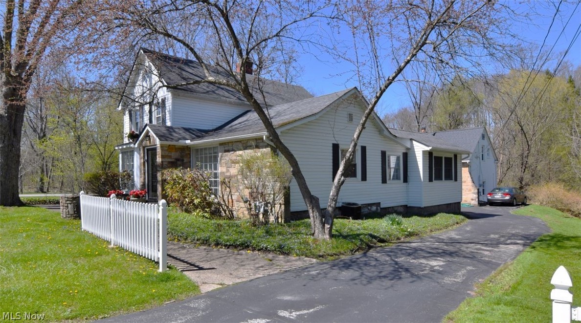 35755 Miles Road Moreland Hills, OH 44022 - Photo 3 of 49