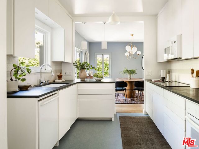 $3,452,367 | 131 South Arden Boulevard, Los Angeles, CA 90004