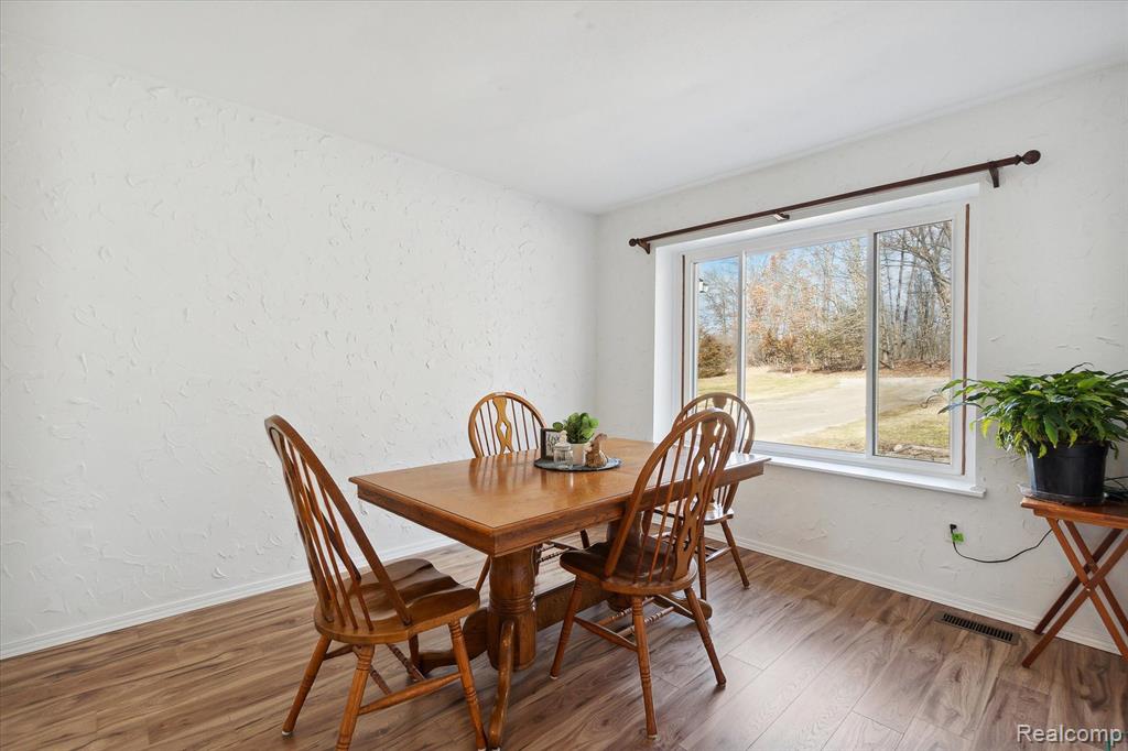 4010 Seim Road Howell, MI 48843 - Photo 11 of 39