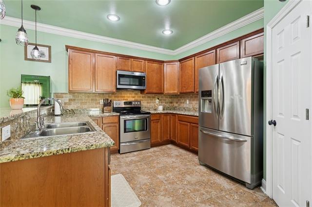 70017 Hirson Court Madisonville, LA 70447 - Photo 4 of 12