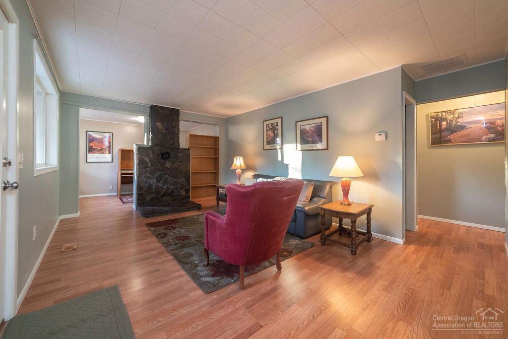 63367 O. B. Riley Road Bend, OR 97703 - Photo 4 of 24 House living room