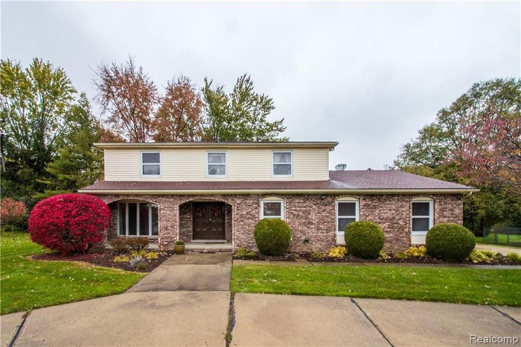35526 Springvale Street Farmington Hills, MI 48331 - Photo 1 of 51
