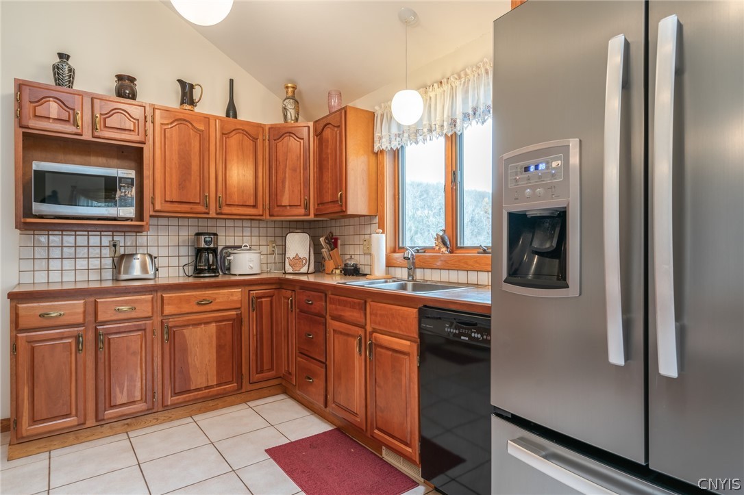 5451 Springview Drive Manlius, NY 13066 - Photo 14 of 38