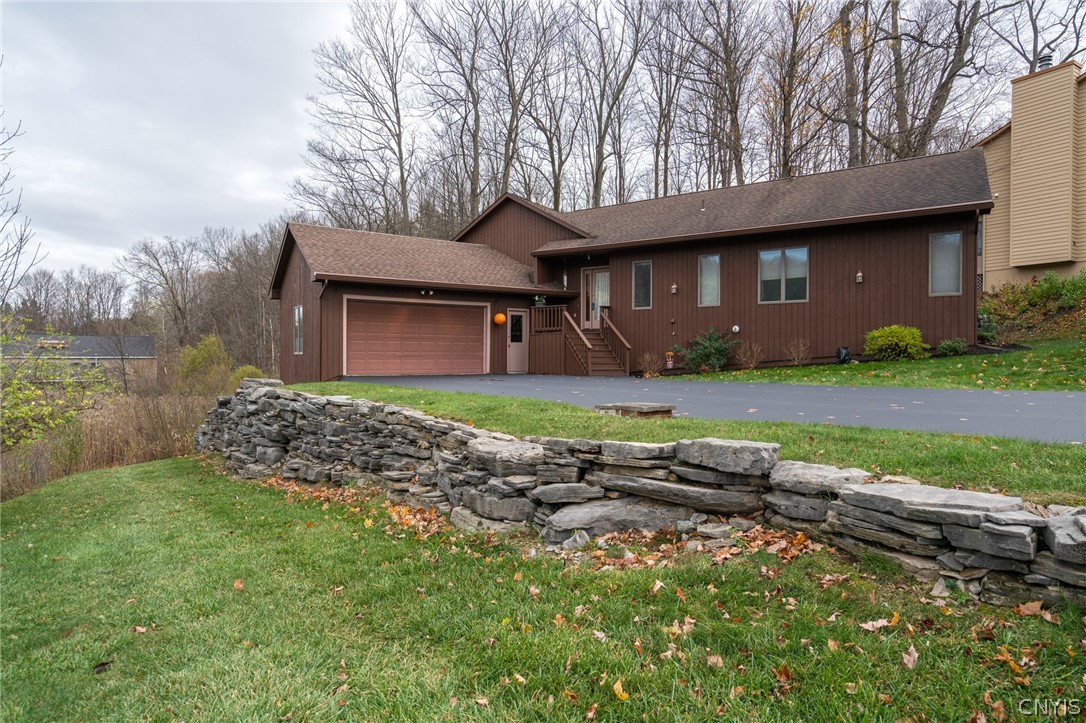 5451 Springview Drive Manlius, NY 13066 - Photo 2 of 38