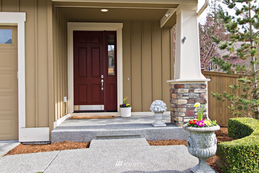 228 Field Avenue Northeast Renton, WA 98059 - Photo 2 of 24