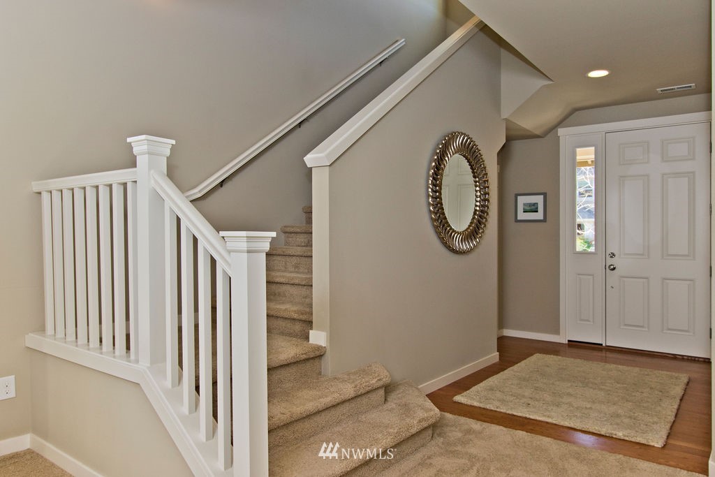 228 Field Avenue Northeast Renton, WA 98059 - Photo 11 of 24