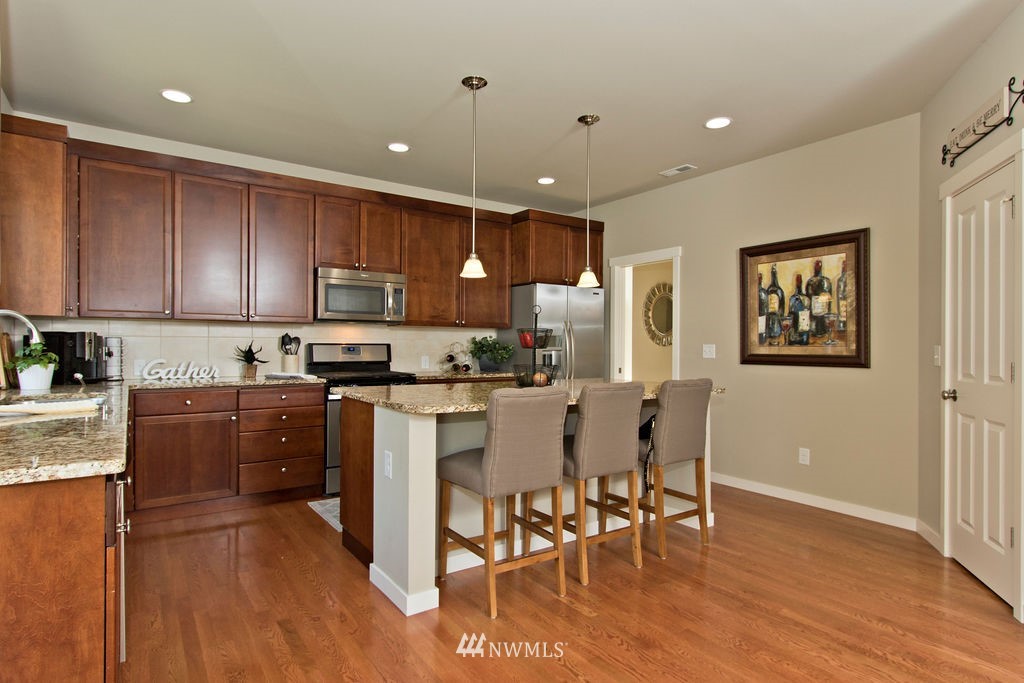 228 Field Avenue Northeast Renton, WA 98059 - Photo 5 of 24