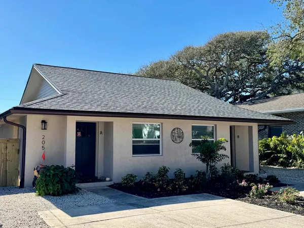 a front view of house with yard