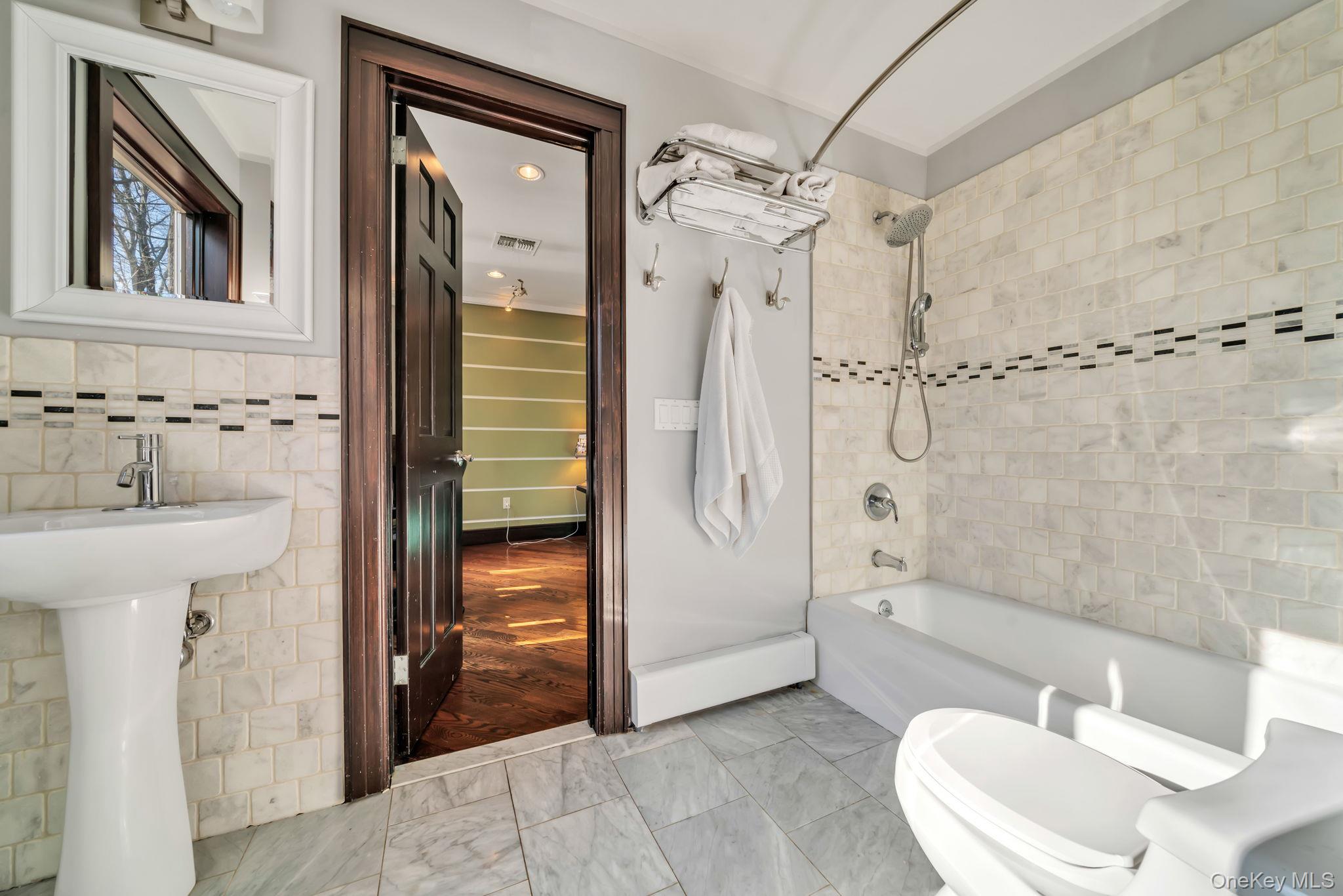 139 Pascack Road Pearl River, NY 10965 - Photo 20 of 34