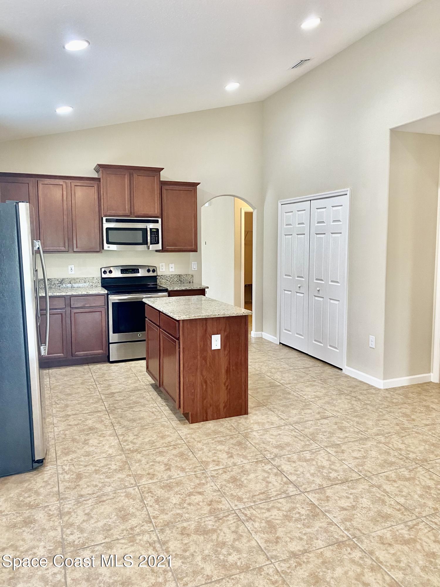 760 Fiddleleaf Circle Melbourne, FL 32904 - Photo 10 of 37 IMG_E8470