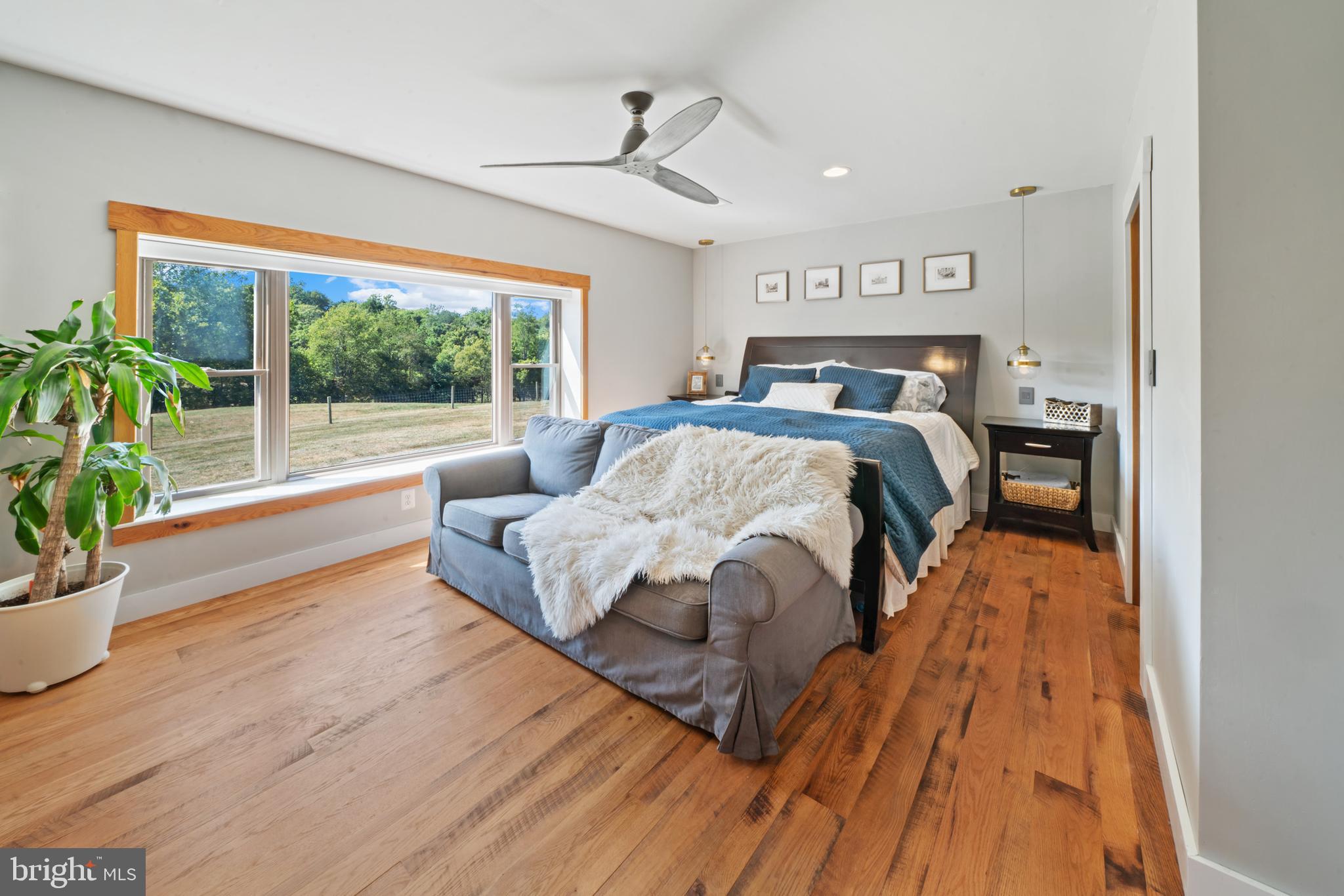 4040 Mills Road Sharpsburg, MD 21782 - Photo 36 of 127 Large primary bedroom