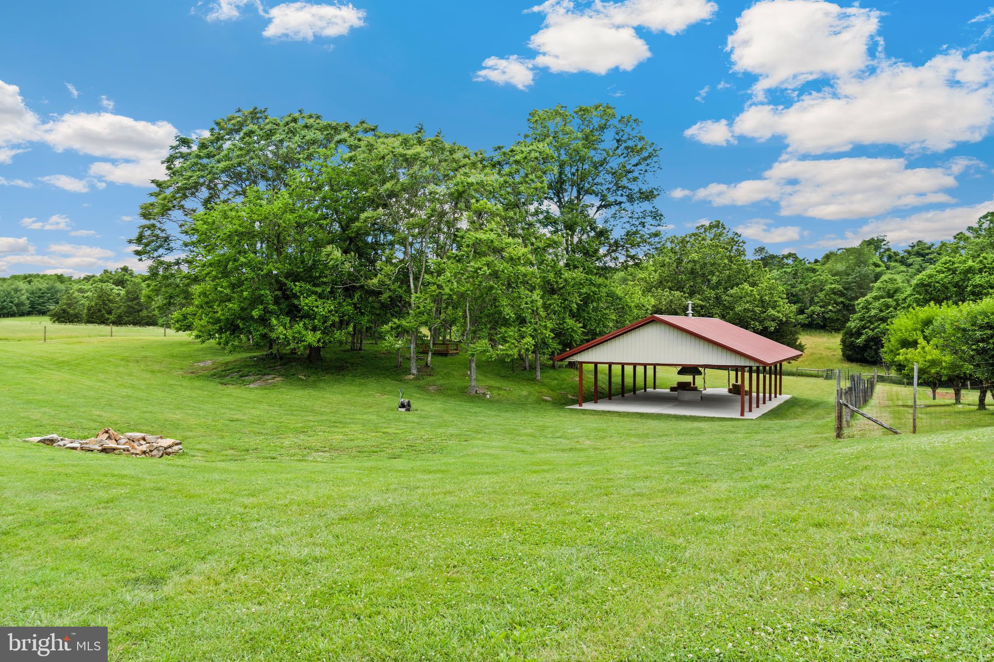 4040 Mills Road Sharpsburg, MD 21782 - Photo 72 of 127 Take the party outside!