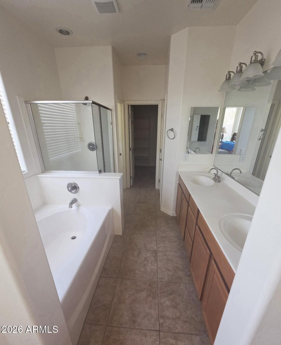 2409 West Beverly Rd. Phoenix, AZ 85041 - Photo 10 of 31 21