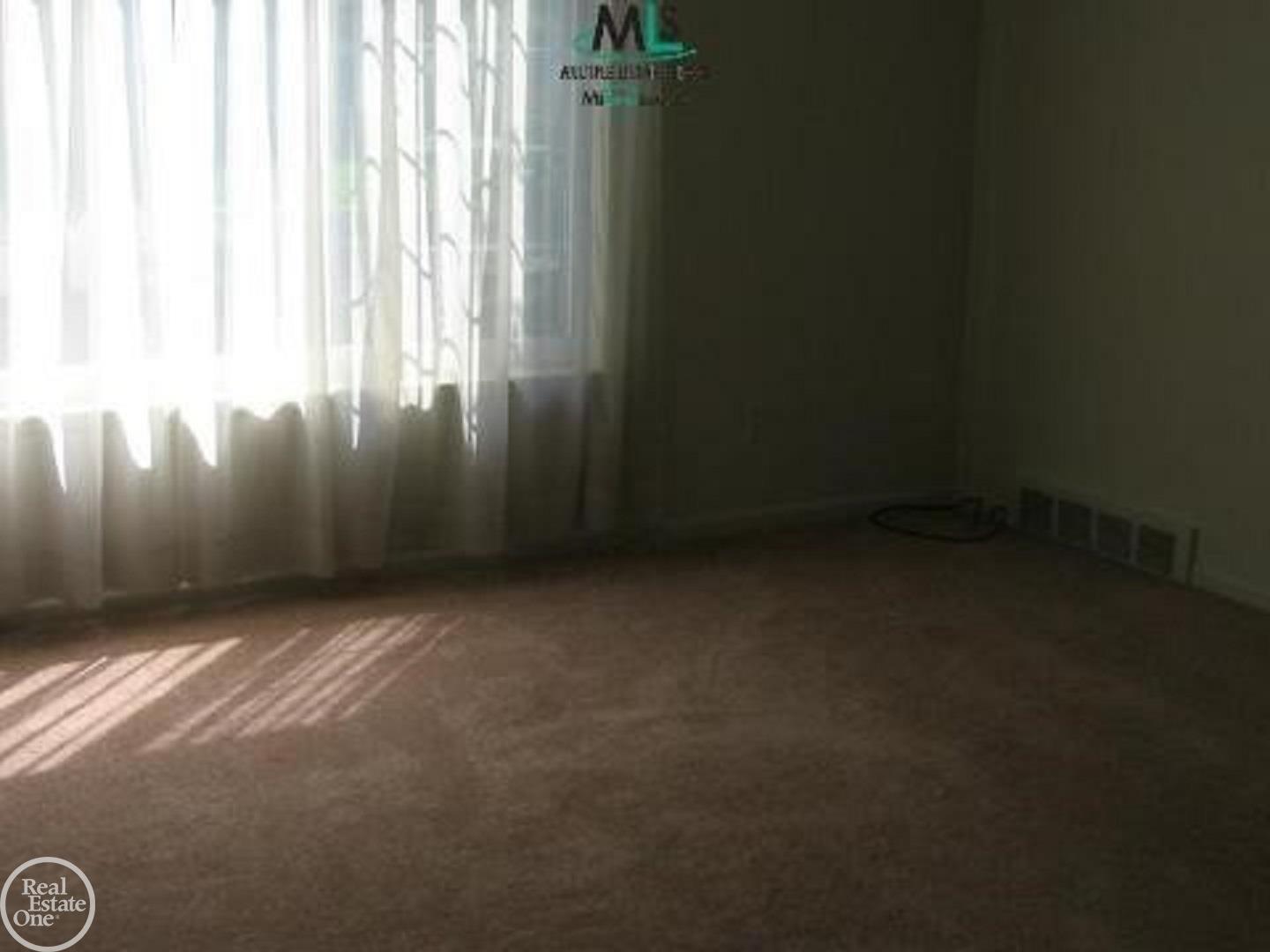 895-897 Harcourt Road Grosse Pointe, MI 48230 - Photo 9 of 12 50093435-8.JPG