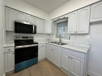 $1,795 | 4300 Sea Grape Drive, Unit 5, Lauderdale-by-the-Sea, FL 33308