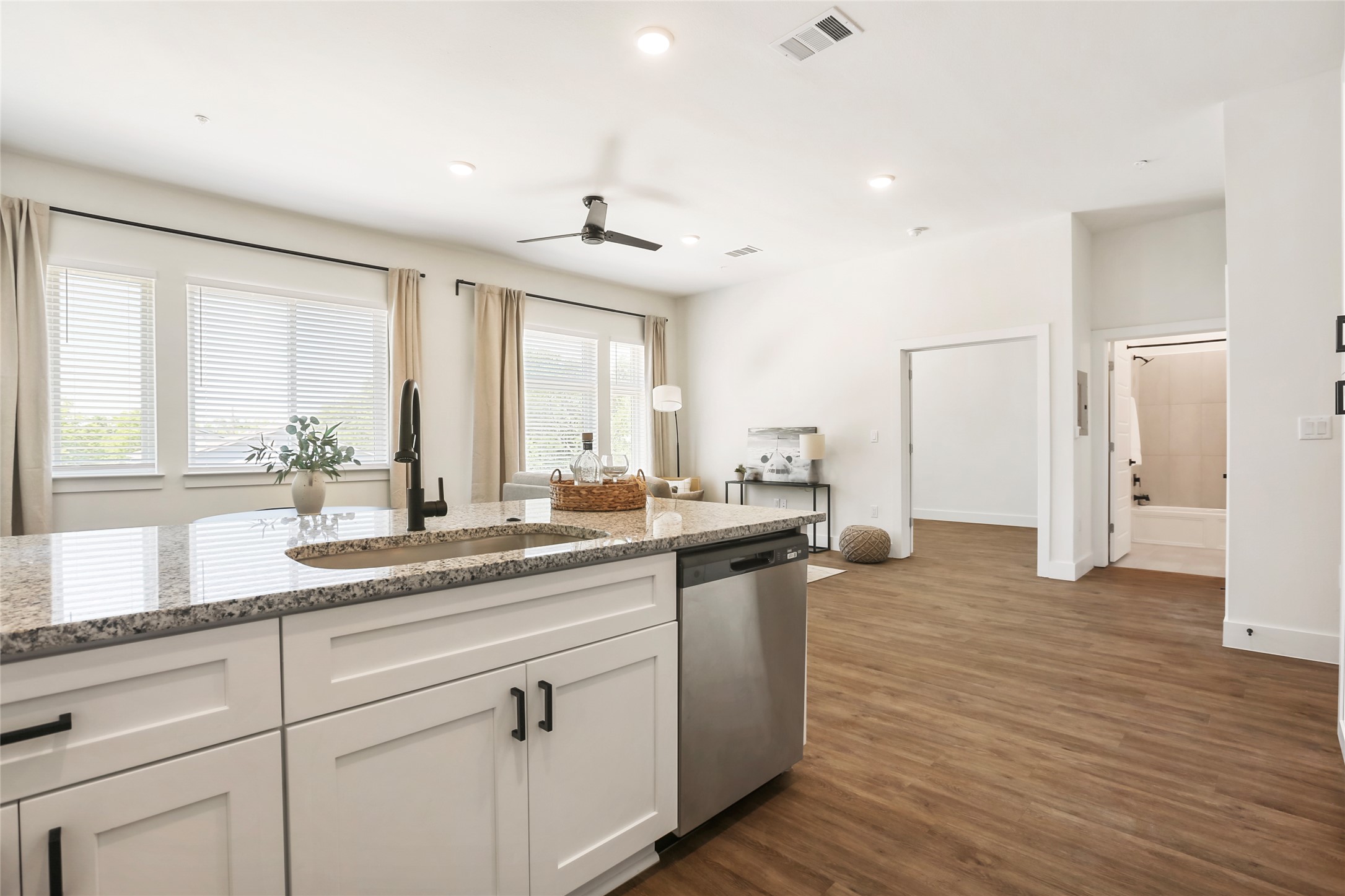 1811 Webberville Road, Unit 1209 Austin, TX 78721 - Photo 4 of 27