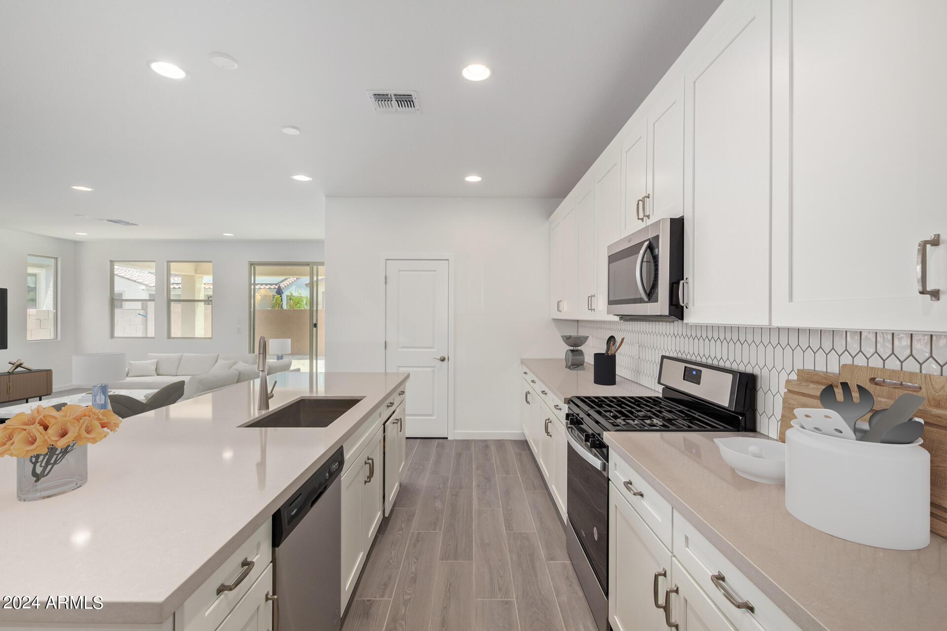 17869 West Indigo Brush Road Goodyear, AZ 85338 - Photo 18 of 38 5) KITCHEN_