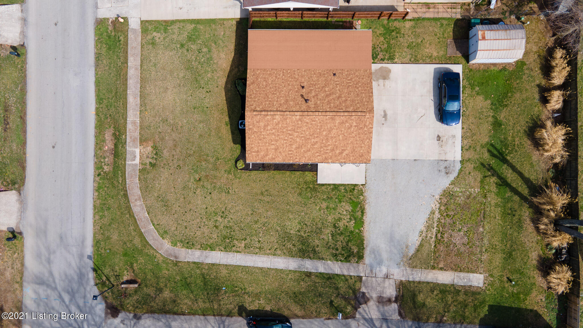110 Zinnia Road Louisville, KY 40229 - Photo 3 of 26 Aerial View